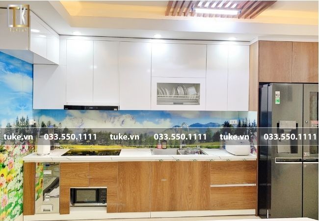 Cận cảnh bộ tủ bếp gỗ trên và dưới