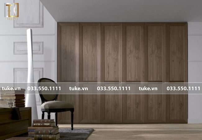 Tủ quần áo buồng màu nâu trầm