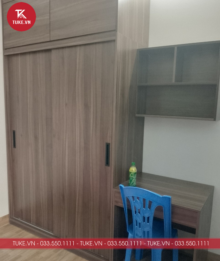 Tủ quần áo thiết kế liền bàn học, giá sách
