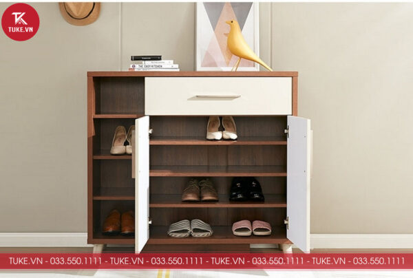 Tủ giày được thiết kế nhiều ngăn để được nhiều giày dép và đồ đạc