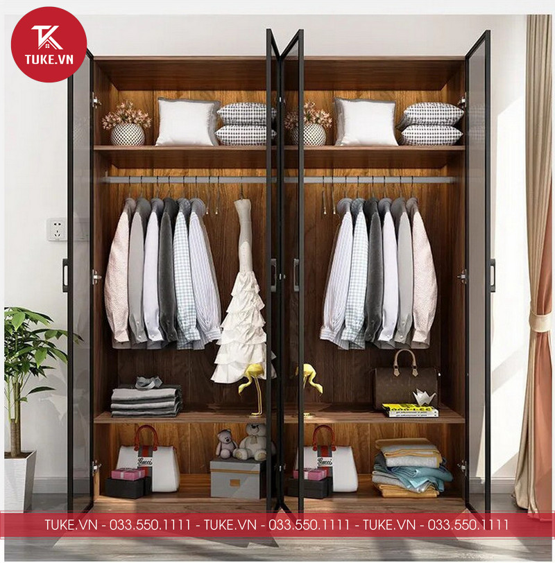 Khoang tủ quần áo phân chia hợp lý giúp treo, xếp quần áo và đồ đạc thuận tiện